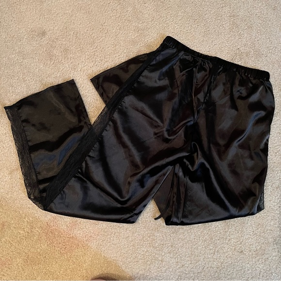 Wolf and Whistle lace pj pants - Picture 3 of 4